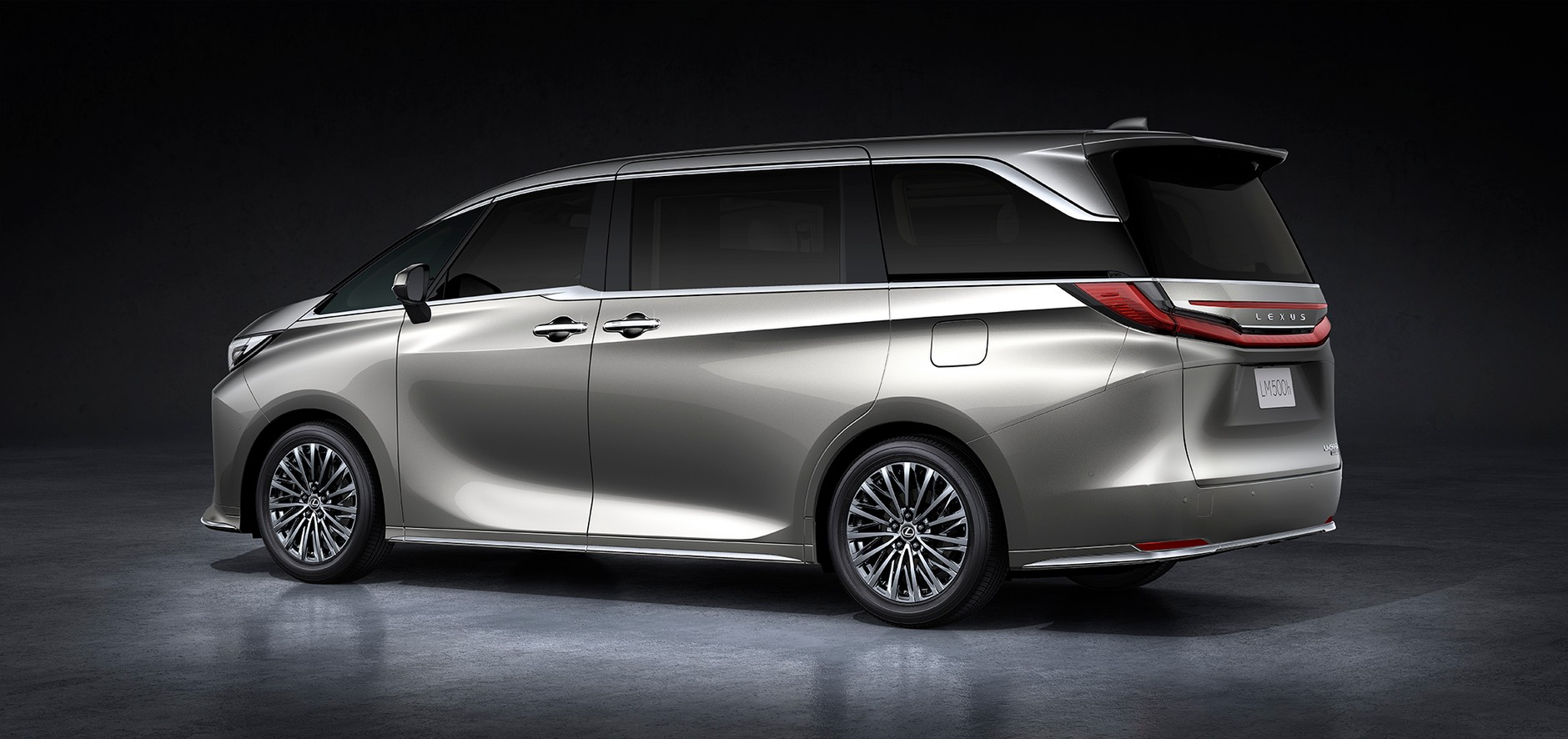 Lexus LM 350h. Ekskluzywny van z Azji debiutuje w Europie