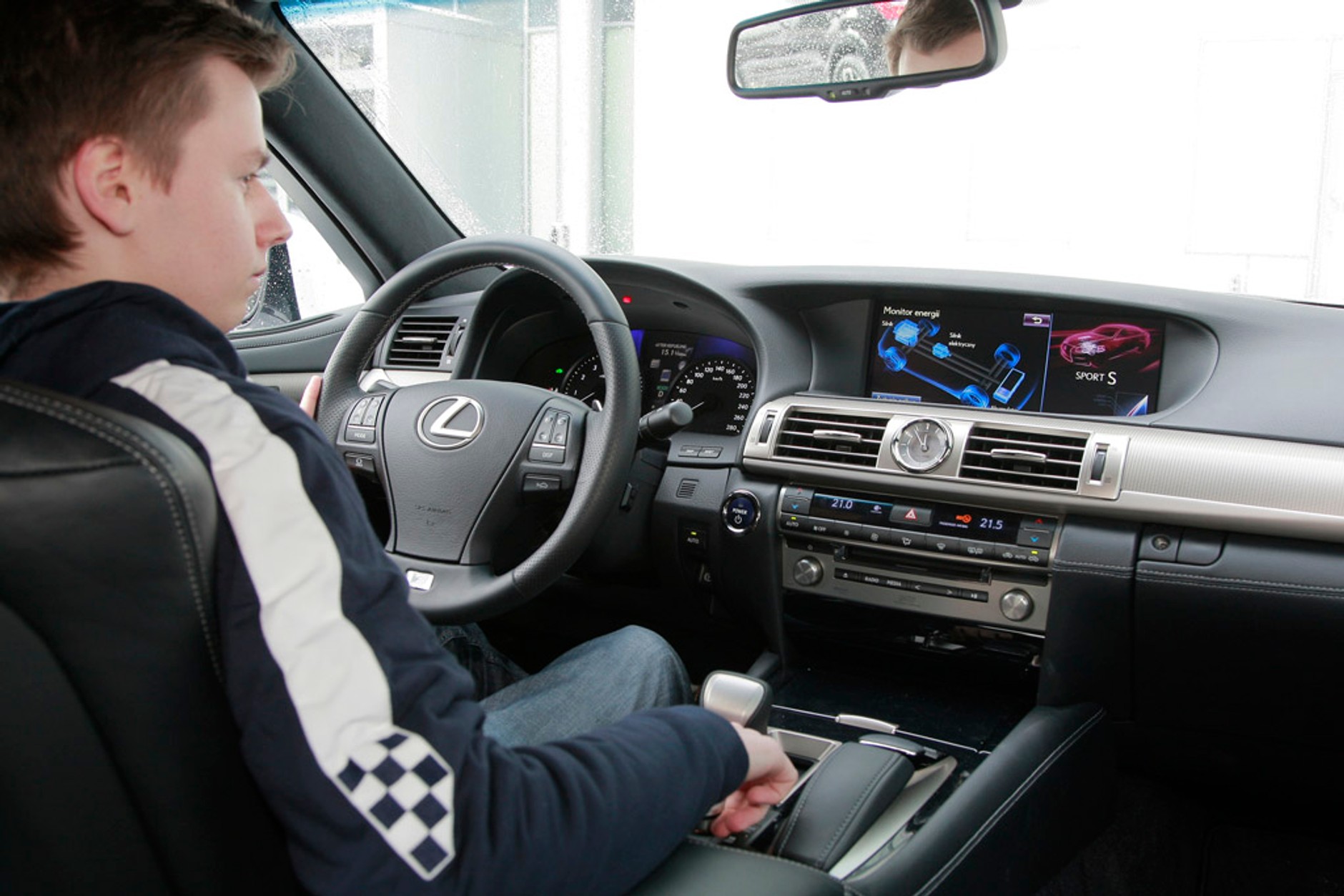 Test Lexusa LS 600h F Sport: hybryda na  sportowo