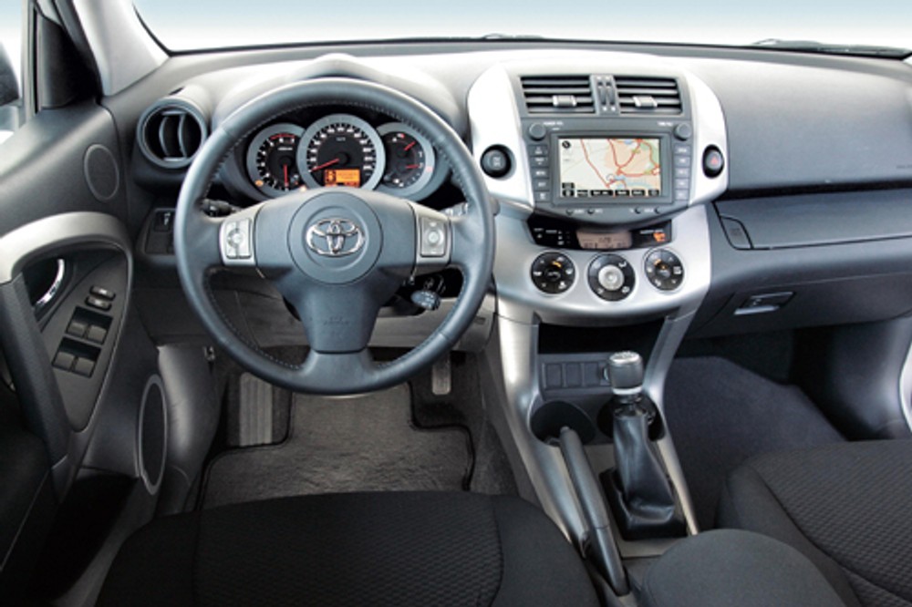 Toyota RAV4, Nissan X-Trail, Kia Sportage, Suzuki Grand Vitara - Terenówki niezupełnie terenowe