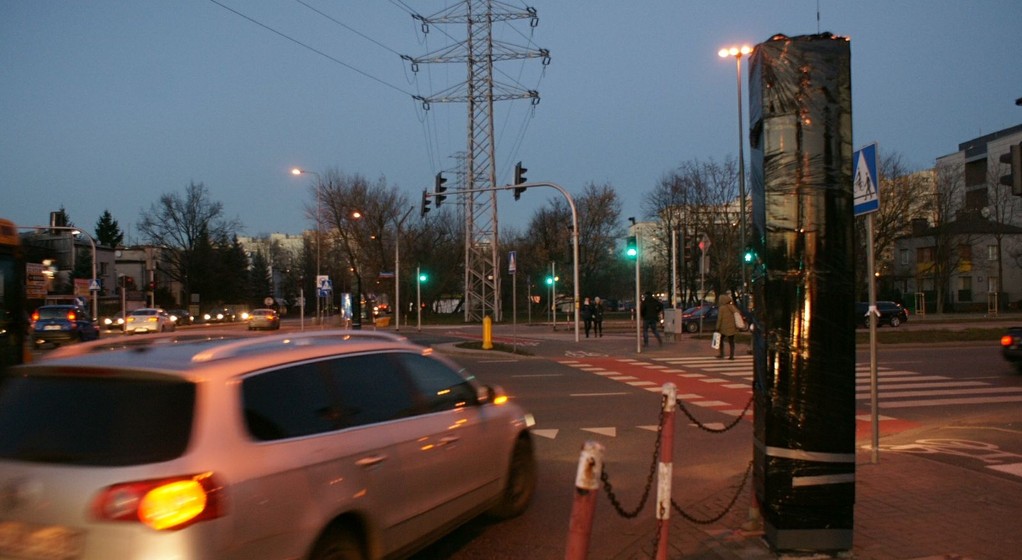 Zaklejony fotoradar na ulicy Ostrobramskiej w Warszawie