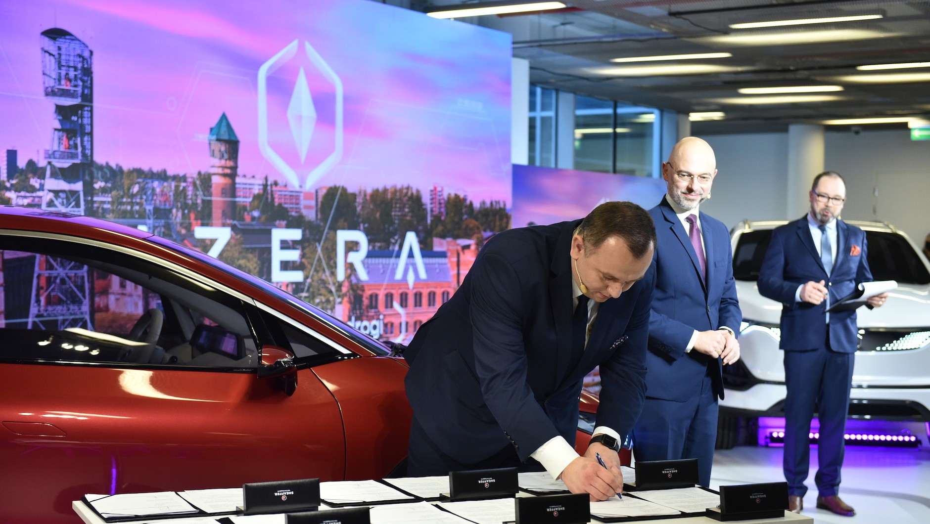 Oficjalne ogłoszenie lokalizacji fabryki Izery