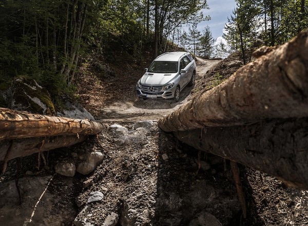 Mercedes GLE - papier ścierny plus aksamit
