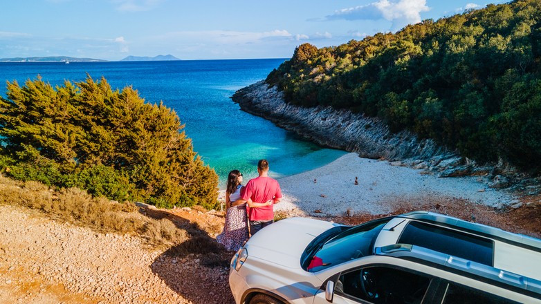 Wynajmowanie samochodu na wakacjach