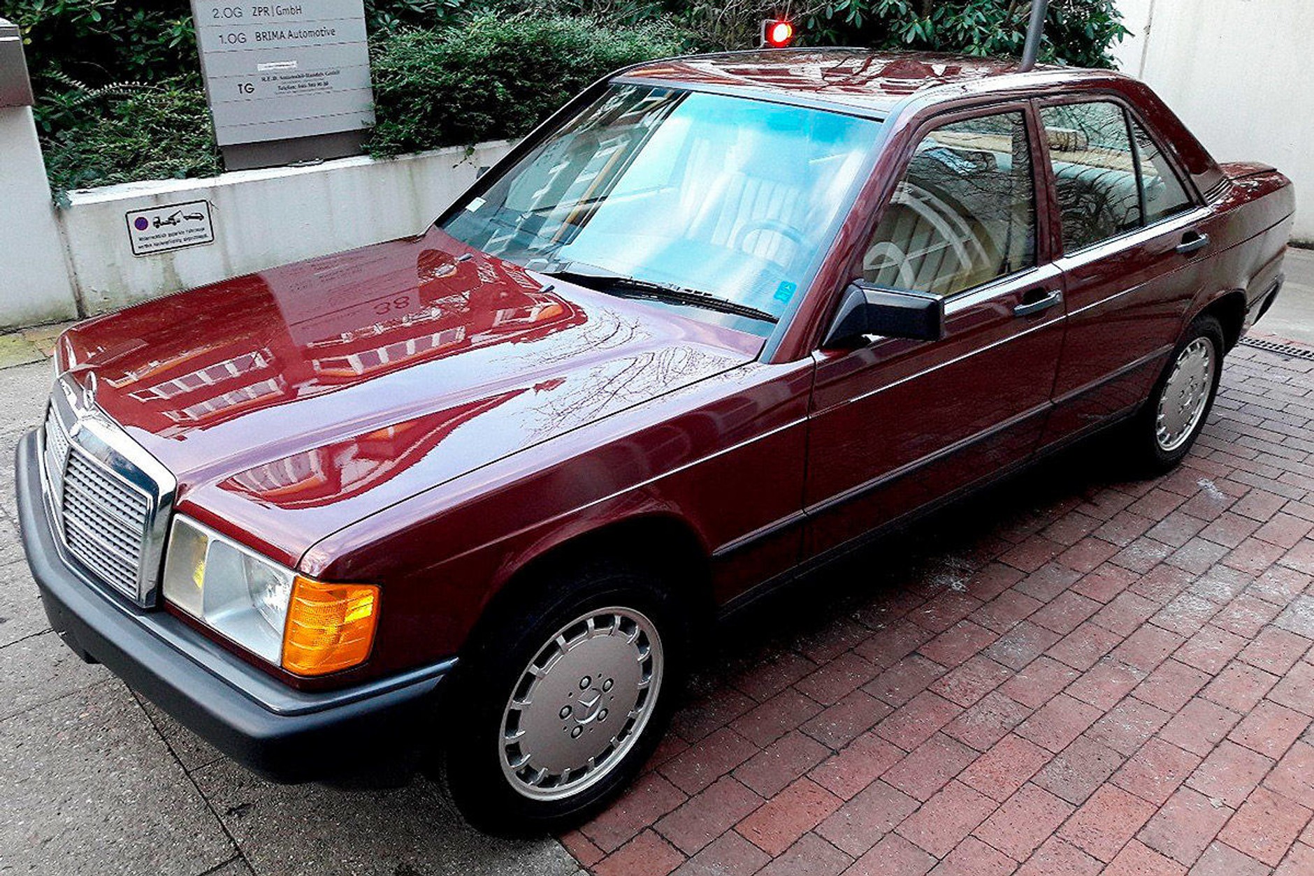 Mercedes 190 E 2.3