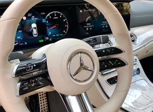 Mercedes poinformował część klientów, że ich auta mogą się zapalić