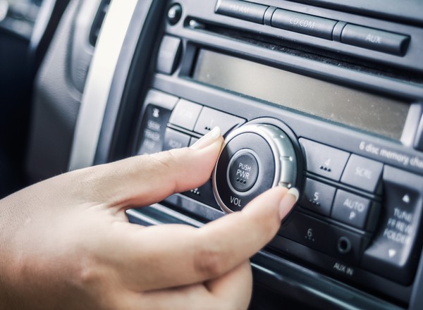Kara za radio w samochodzie? Wystarczy, że zapomnisz o jednej rzeczy