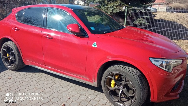 Policjanci z Warszawy złapali dwóch złodziei samochodów. Dorwali ich w Kielcach