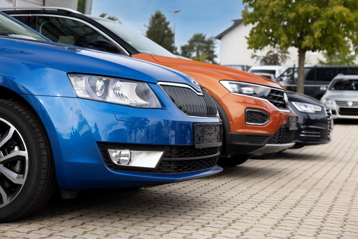 Jak sprowadzić idealny samochód do Polski?