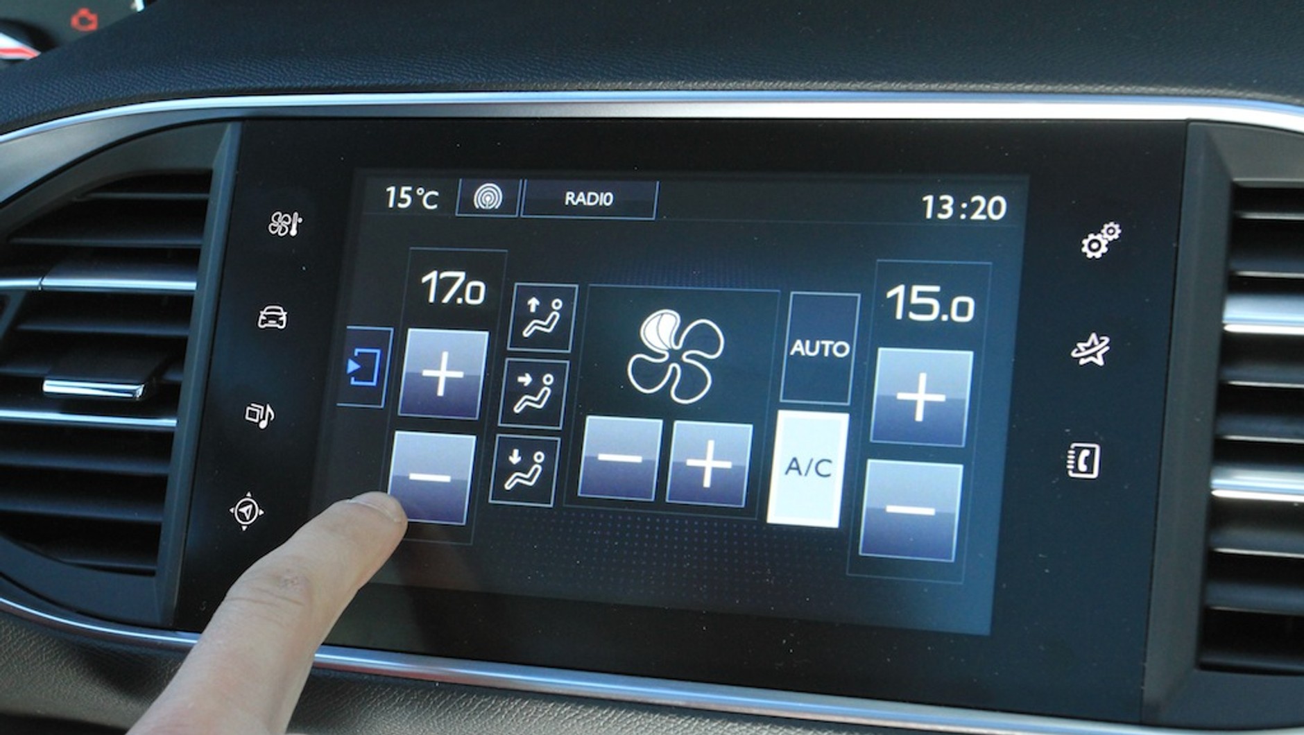 Peugeot 308 z Najpiękniejszym Wnętrzem Roku