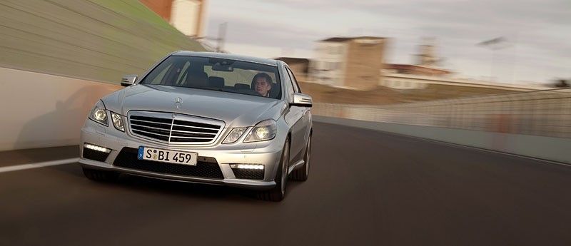 Mercedes-Benz E 63 AMG: pierwsze oficjalne zdjęcia i informacje