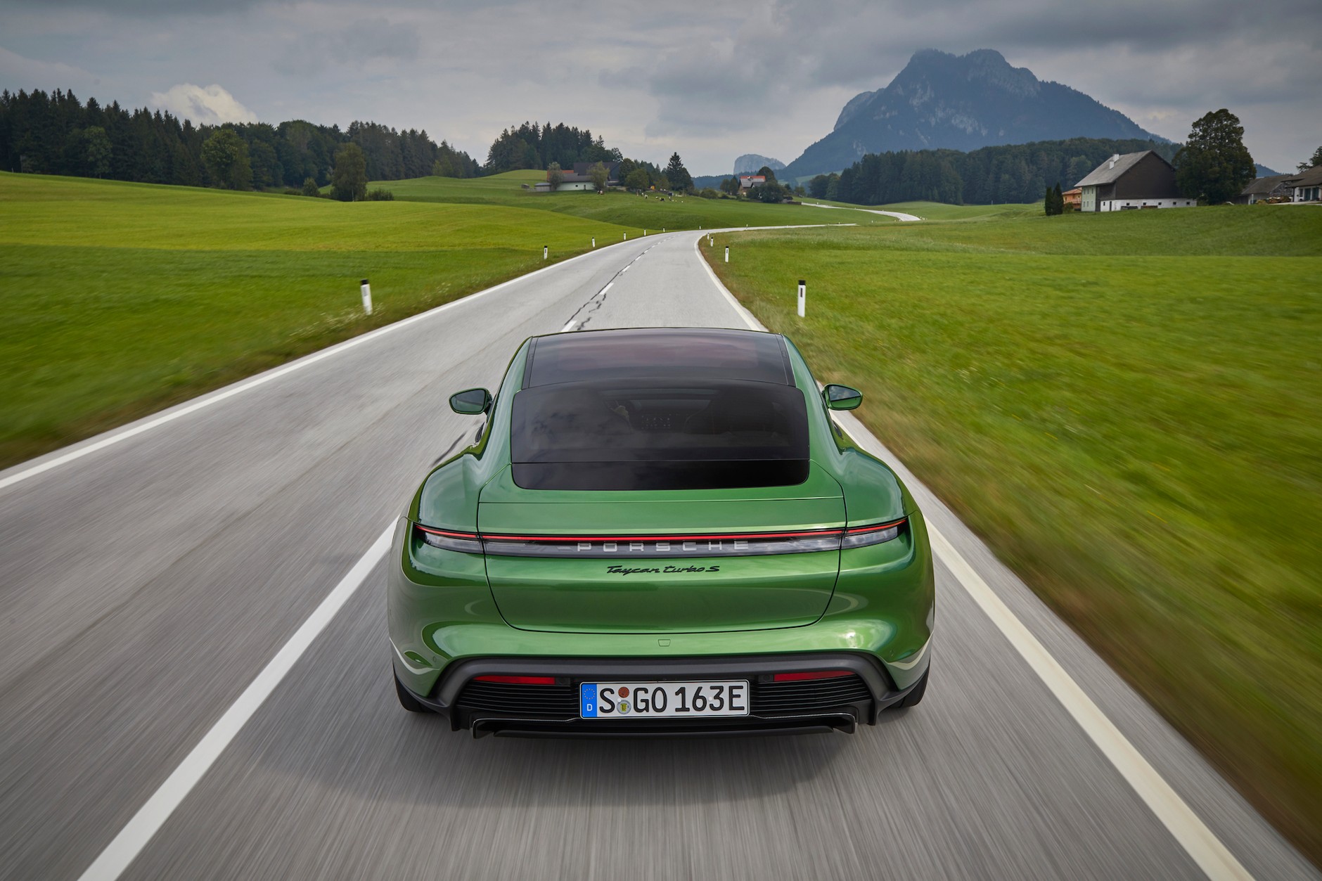 Porsche Taycan – jak jeździ pierwsze elektryczne Porsche?