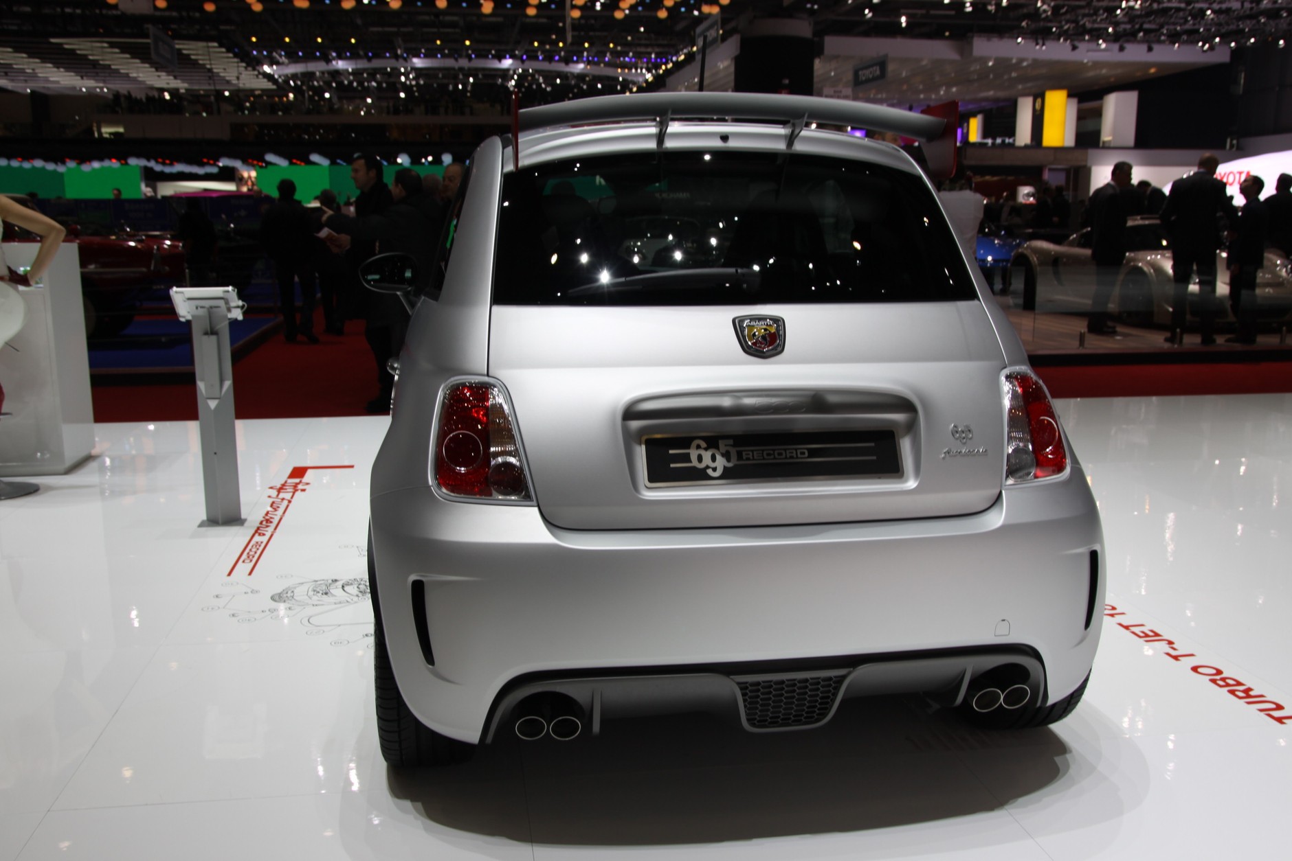 Abarth 695 Fuori Serie Record (Genewa 2013)