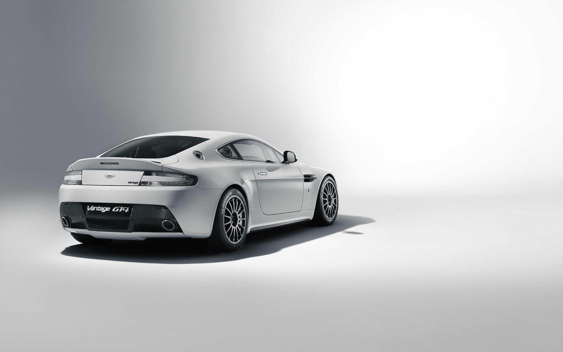 Aston Martin Vantage GT4