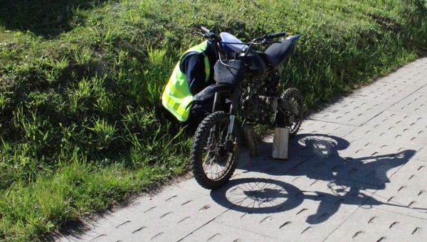 Uderzył motocyklem w skarpę. Wtedy się zaczęło