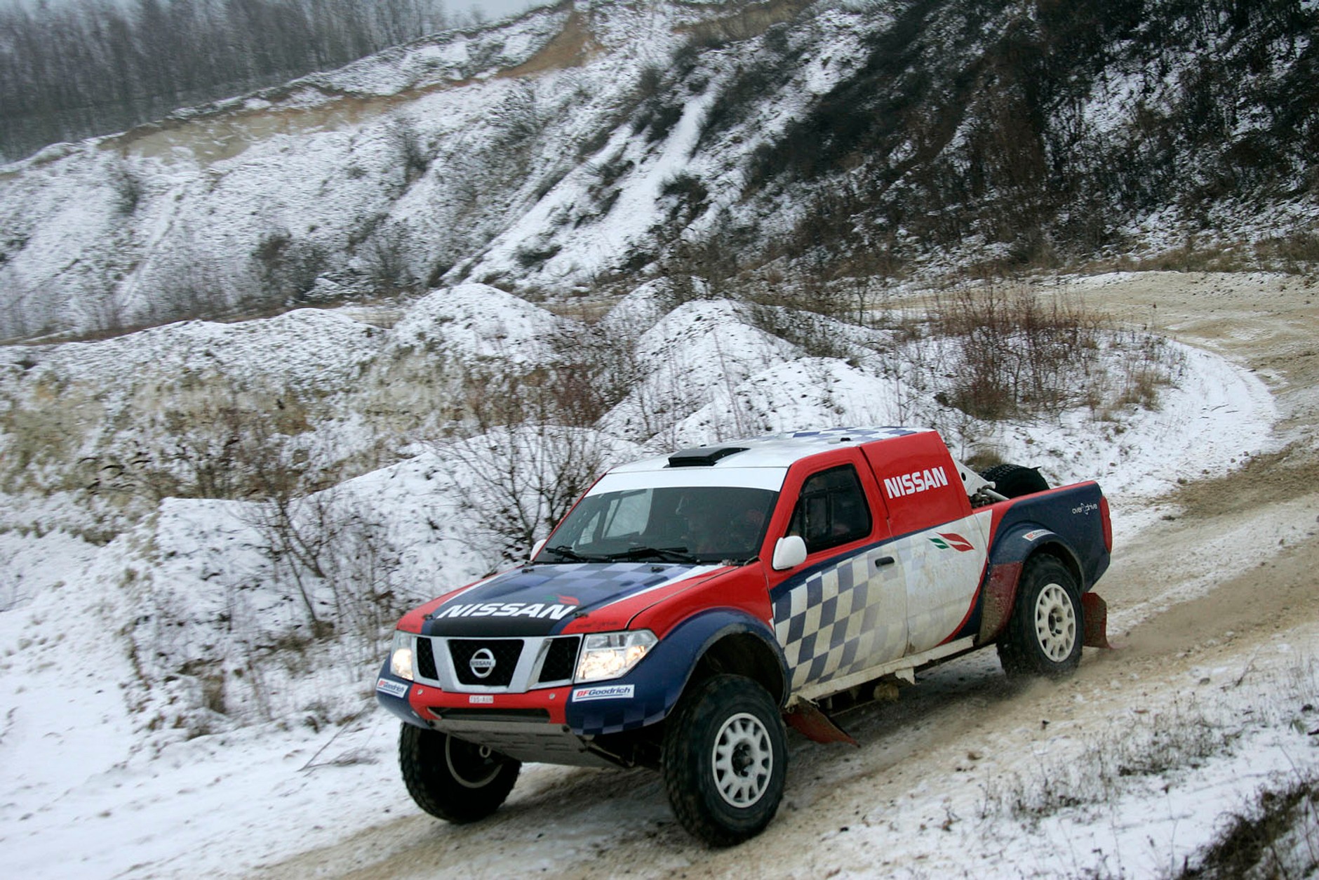 Rajd Dakar 2011: Nani Roma w Nissanie Krzysztofa Hołowczyca (galeria Rallyworld©Willy Weyens)