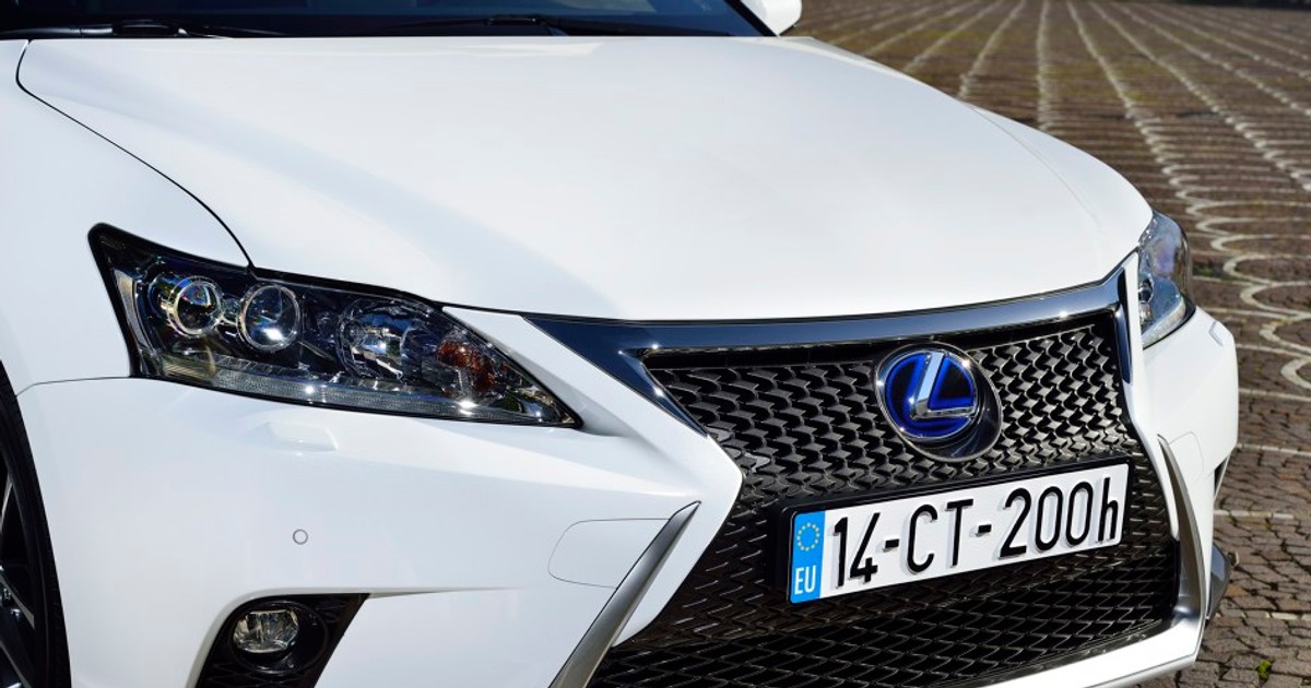 Lexus CT 200h po face liftingu tańszy o 20 tys. zł!