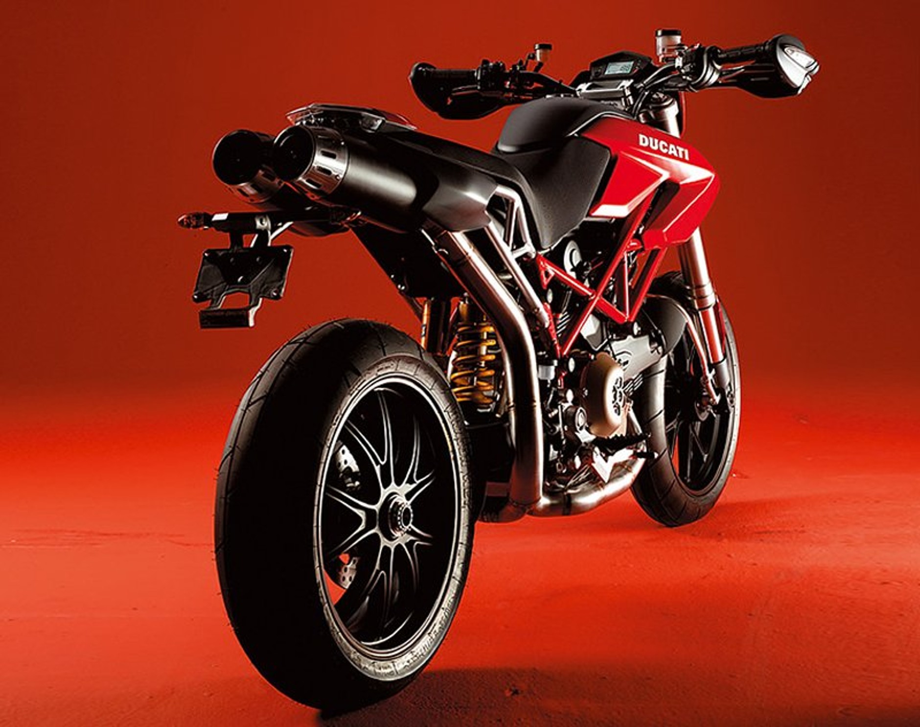 Ducati Hypermotard 1100 i 1100 S (dane techniczne)