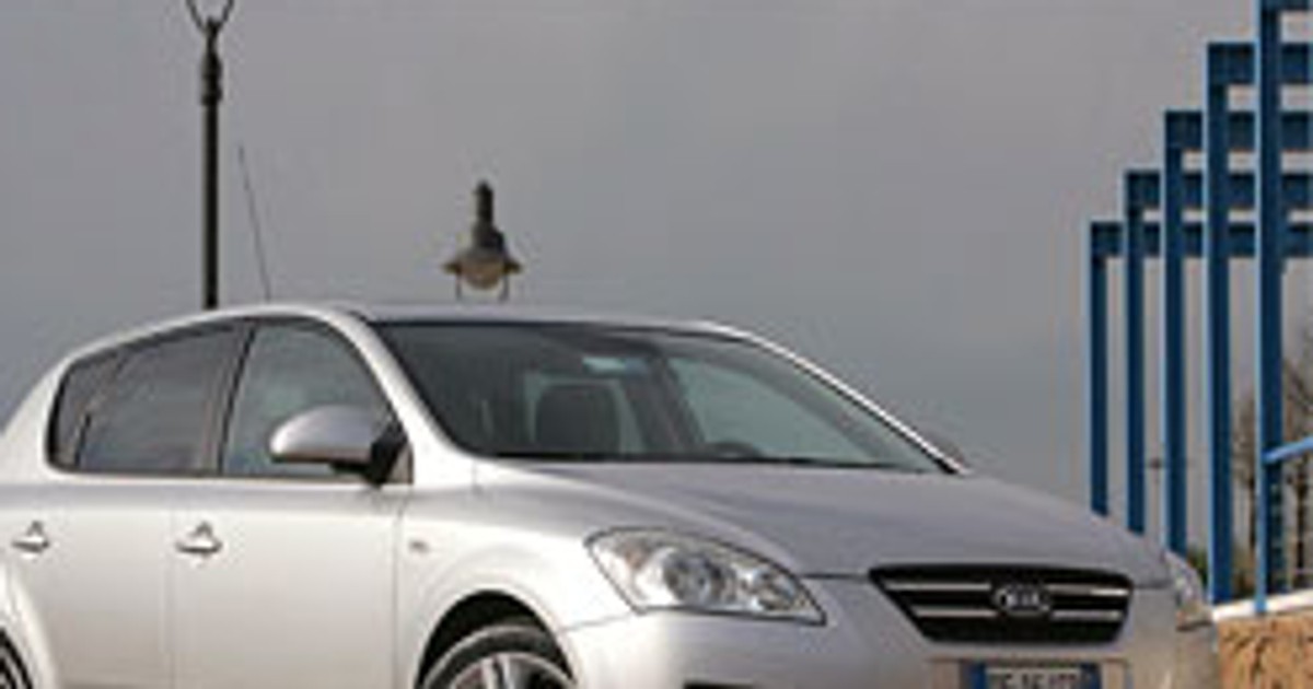 Paryż 2008: Kia Cee’d przedstawi start-stop, hybryda jako prototyp