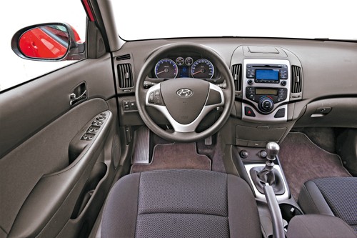 Ford Focus kontra Hyundai i30 CW, Opel Astra, Peugeot 308 SW, Skoda Octavia oraz VW Golf V - Test porównawczy kompaktowych kombi. Sprawdzamy które jest najlepsze