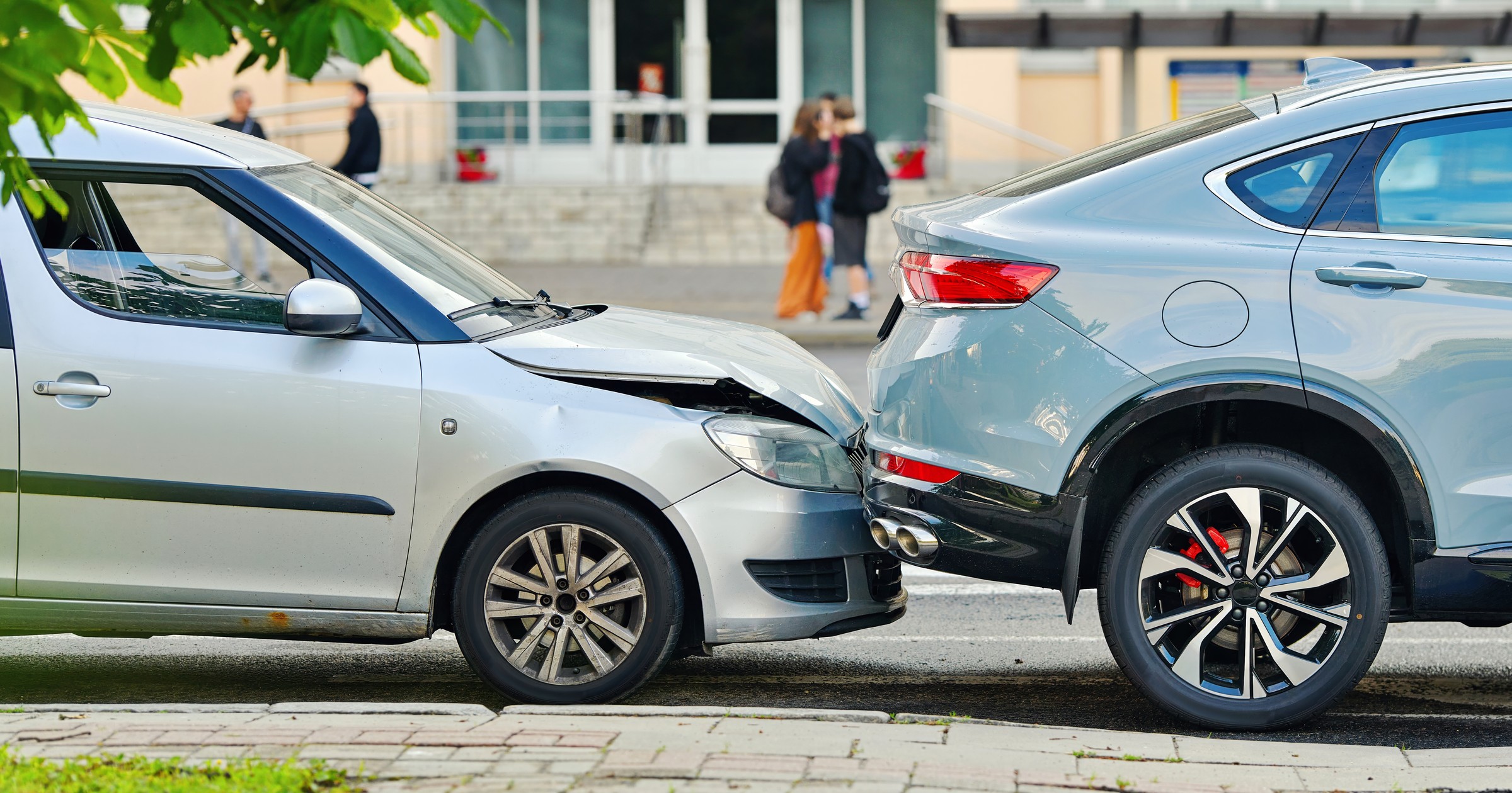 Najechanie samochodu na samochód