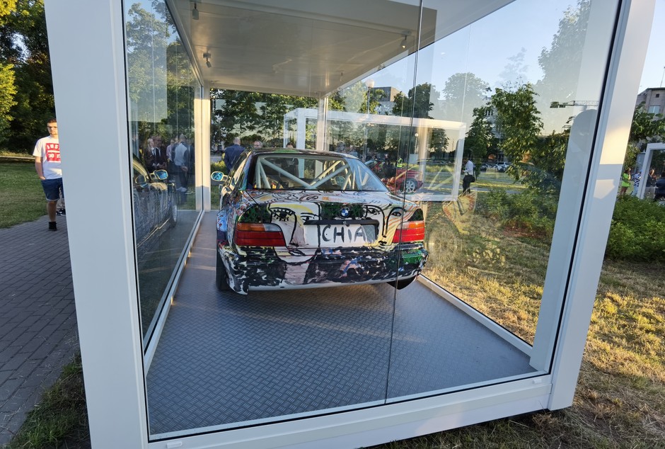 BMW Art Car Collection #13 BMW M3 Sandro Chia 1991 r.