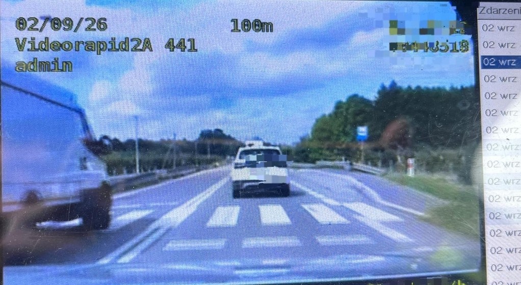 Kierowca Iveco dostał 20 punktów karnych i 1700 zł mandatu za wyprzedzanie przy przejściu dla pieszych