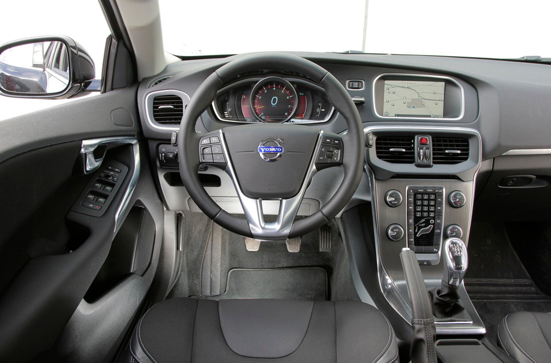 Test Volvo V40 T3: V już nie znaczy kombi