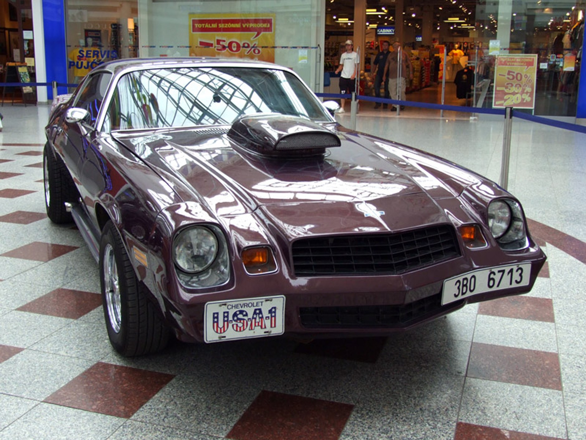 Zlot samochodów amerykańskich w Brnie (fotogaleria)