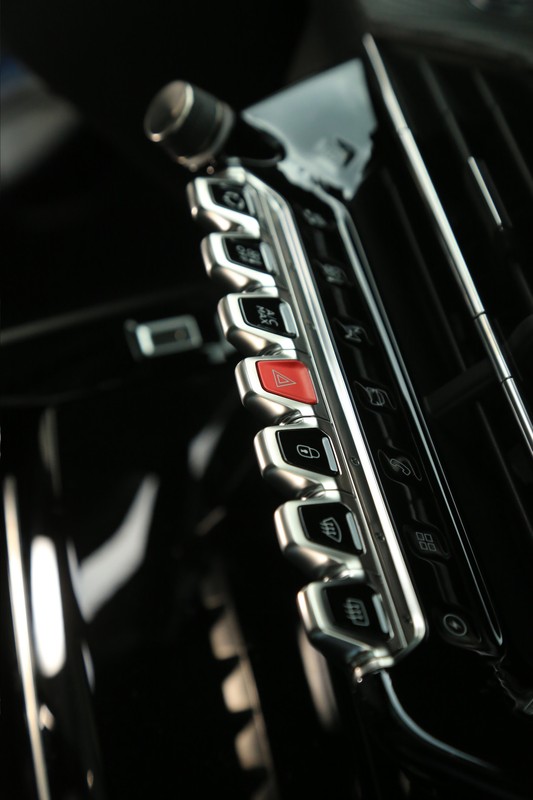 Peugeot e-208 GT