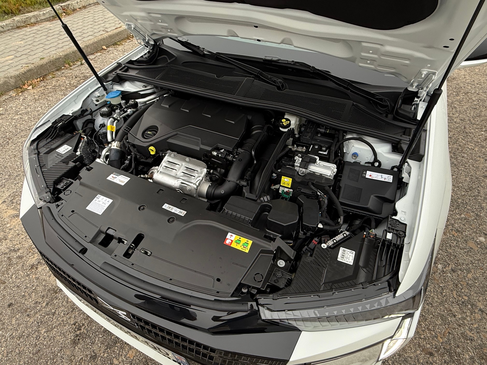 DS Nr 4 po face liftingu: napęd Plug-in 225 KM