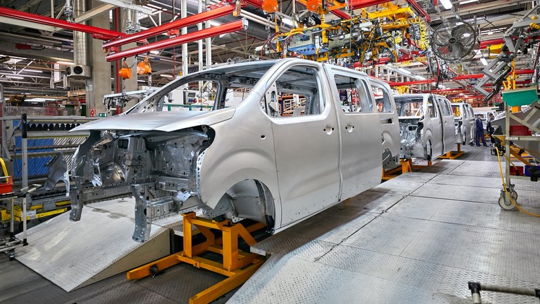 Stellantis nie rezygnuje z inwestycji w Rosji