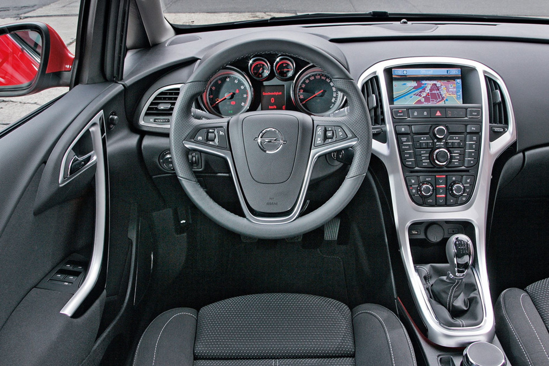 Klasowe starcie: Opel Astra Sports Tourer kontra VW Golf Variant