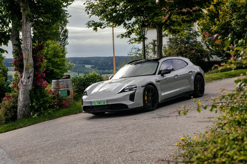 Podróż Porsche Taycanem i Audi e-tronem GT do Chorwacji