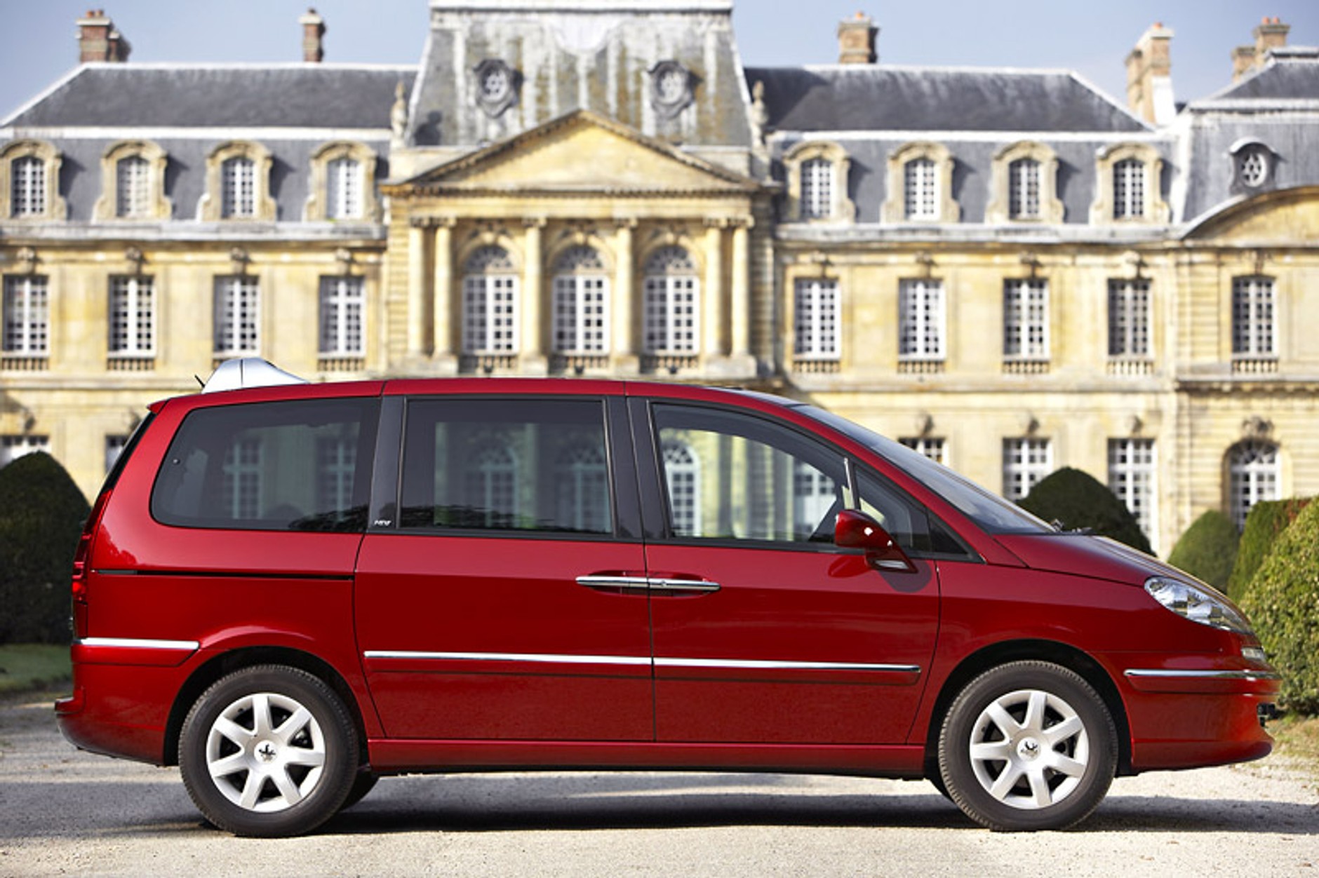 Nowy Peugeot 807: przyjemność na najwyższym poziomie