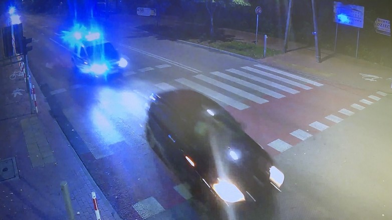 Obraz pochodzący z serwisu https://mazowiecka.policja.gov.pl/wsi/aktualnosci/101195,Policyjny-poscig-za-kierowca-ktory-nie-zatrzymal-sie-do-kontroli-drogowej.html