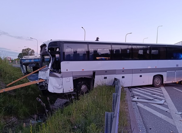 W Krakowie zderzyły się dwa autobusy. Zginął kierowca MPK