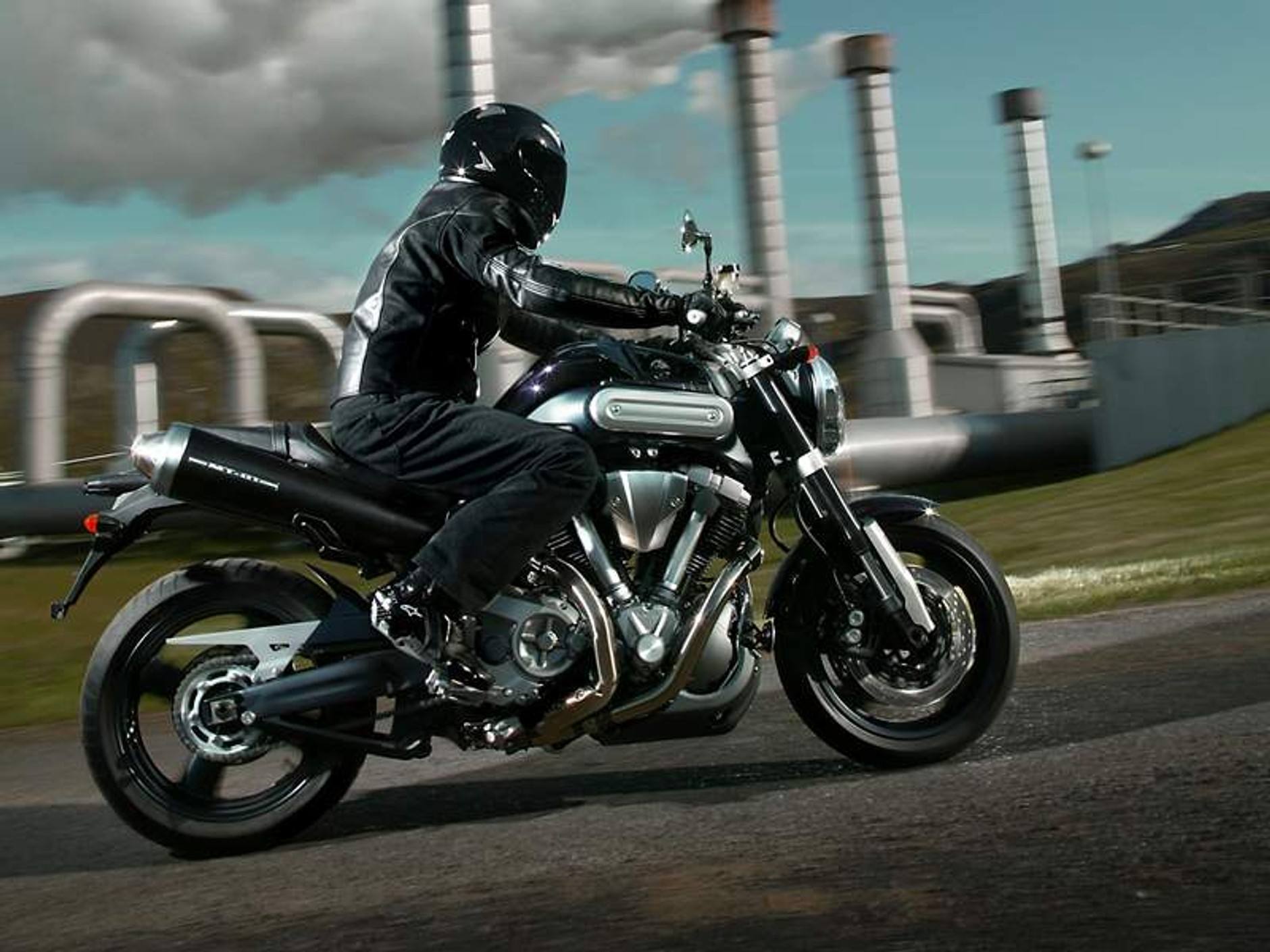 Yamaha MT-01: agresywny jednoślad (test)