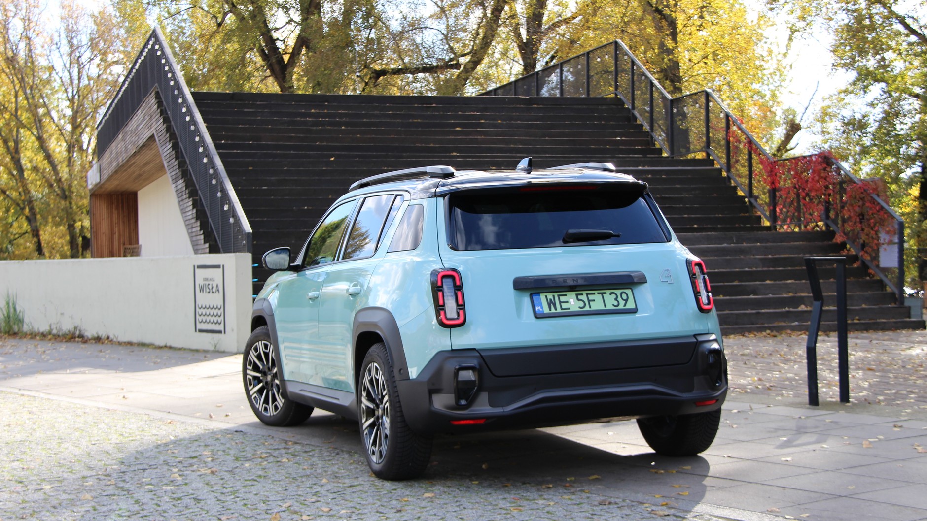 Renault 4 E-Tech Iconic