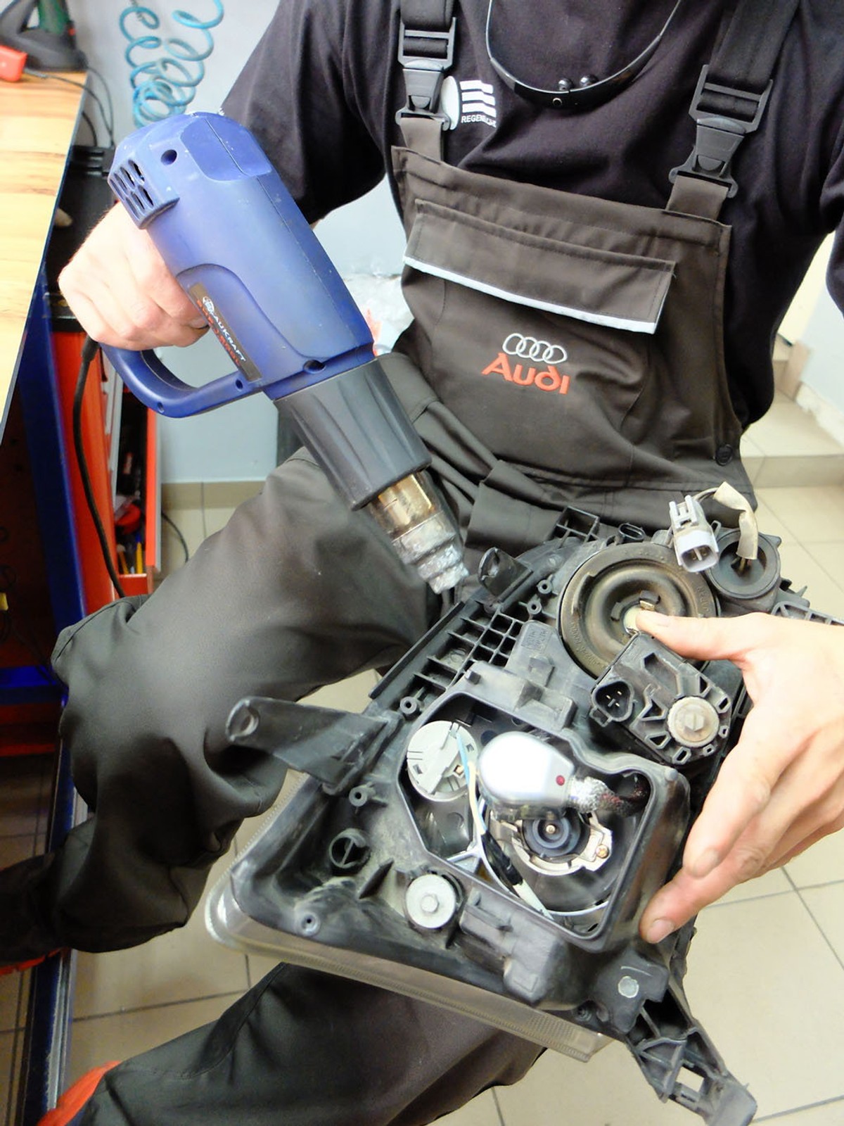 Regeneracja reflektorów krok po kroku