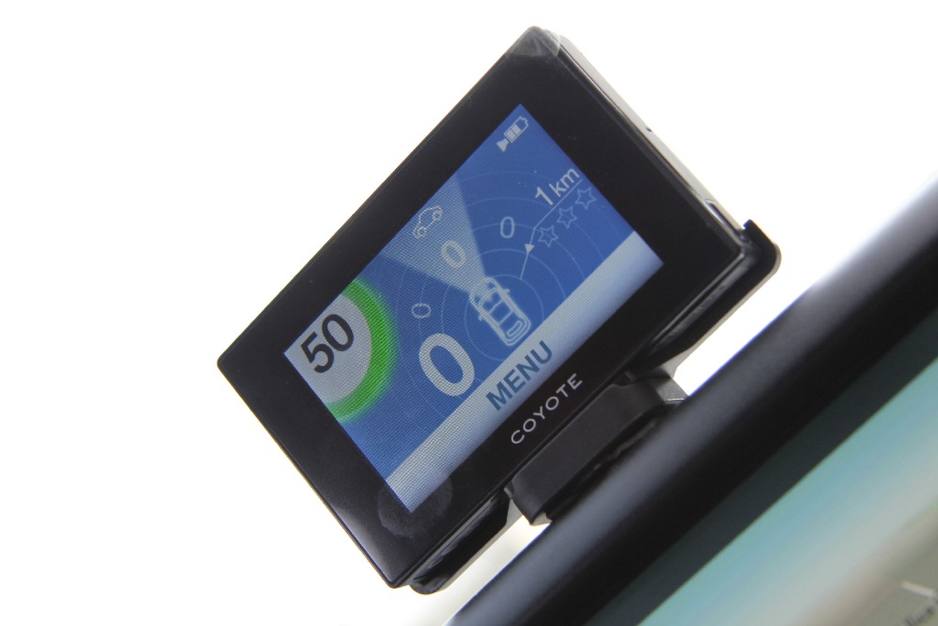 Coyote bardzo przypomina niewielką nawigację GPS: