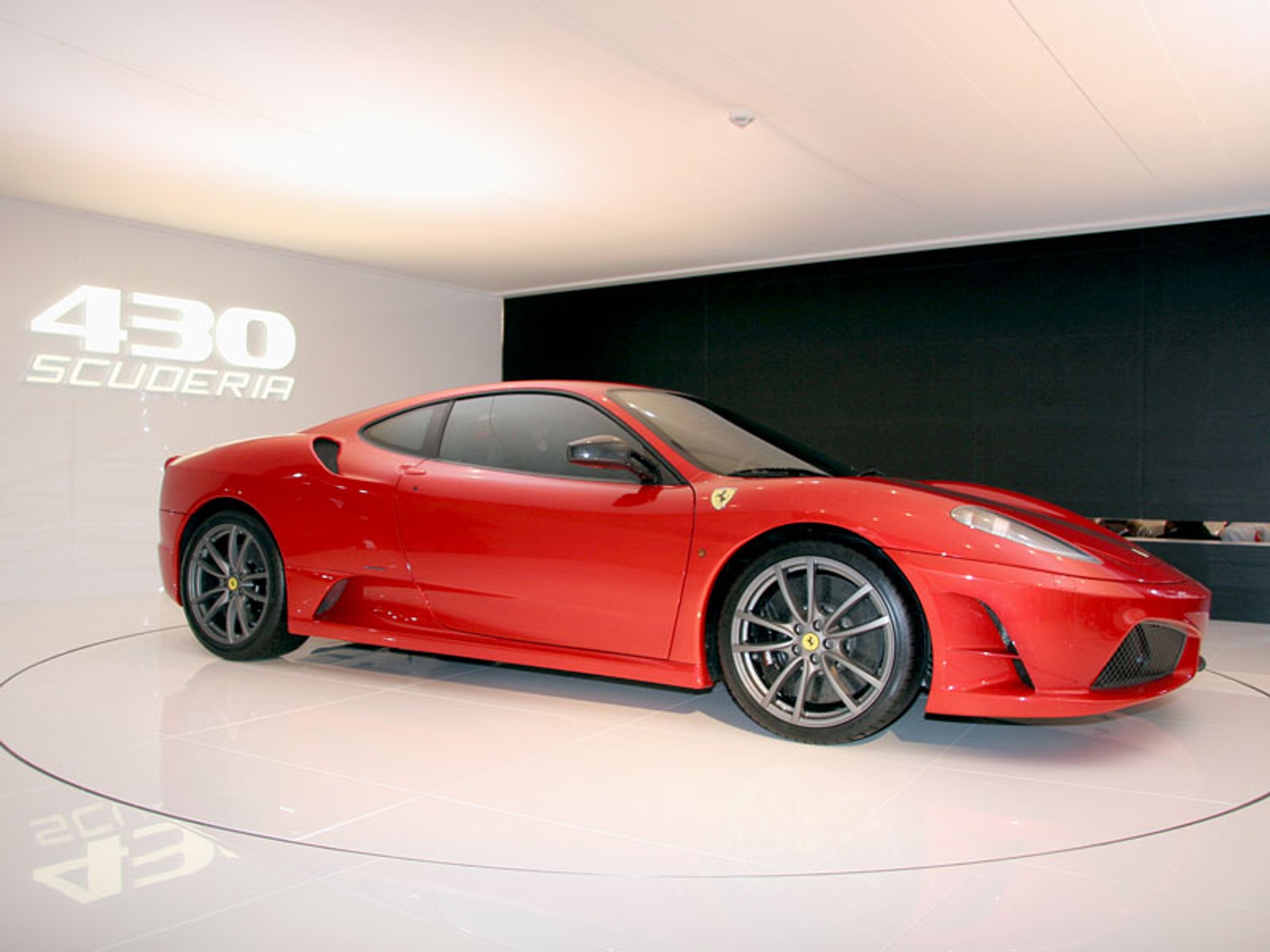IAA Frankfurt 2007: Ferrari F430 Scuderia – premiera z Michaelem Schumacherem