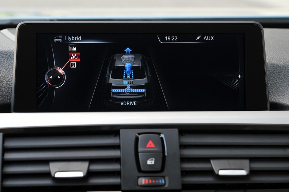 BMW ActiveHybrid3: hybryda na sportowo