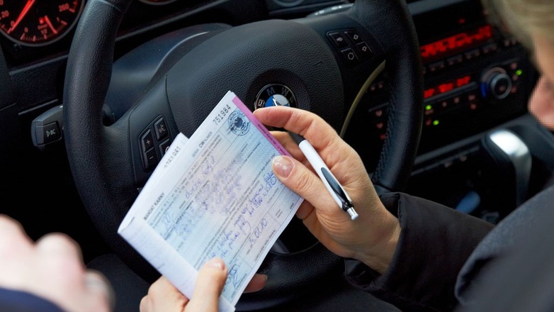 Mandat - Przedwni się po 3 latach