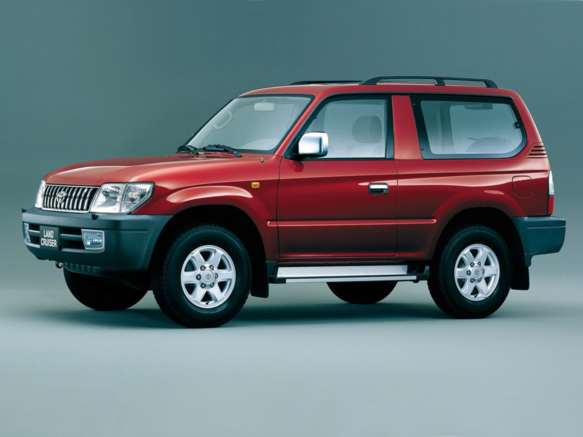 Czy Toyota Land Cruiser 120 ma same zalety?