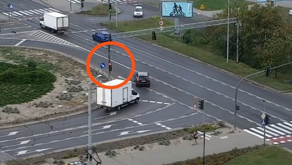 Policja użyła nowej broni na skrzyżowaniu. 500 zł i 15 pkt. karnych dla kierowców