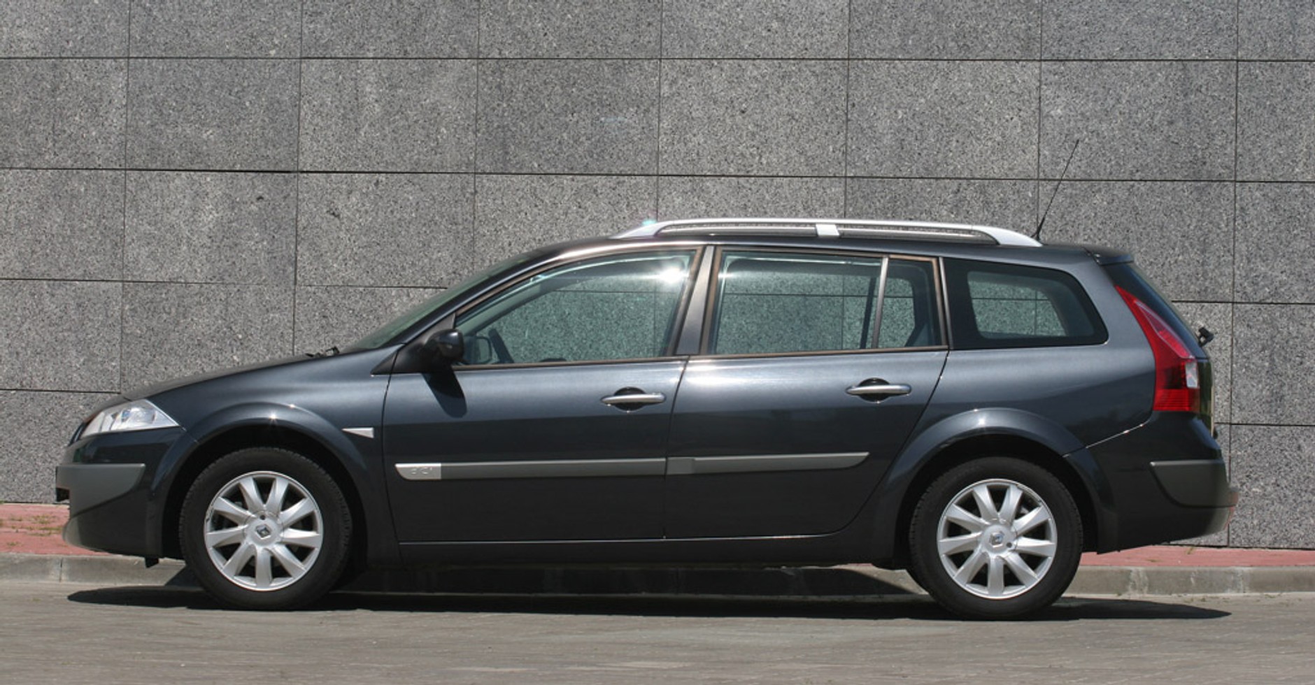 Renault Megane II 1.6 kontra 1.5 dCi: cena podobna, problemy zupełnie inne