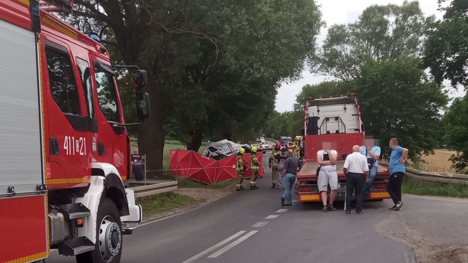 Obraz pochodzący z serwisu https://brodnica.policja.gov.pl/kb6/informacje/wiadomosci/149786,Tragiczny-wypadek-w-Oborkach.html