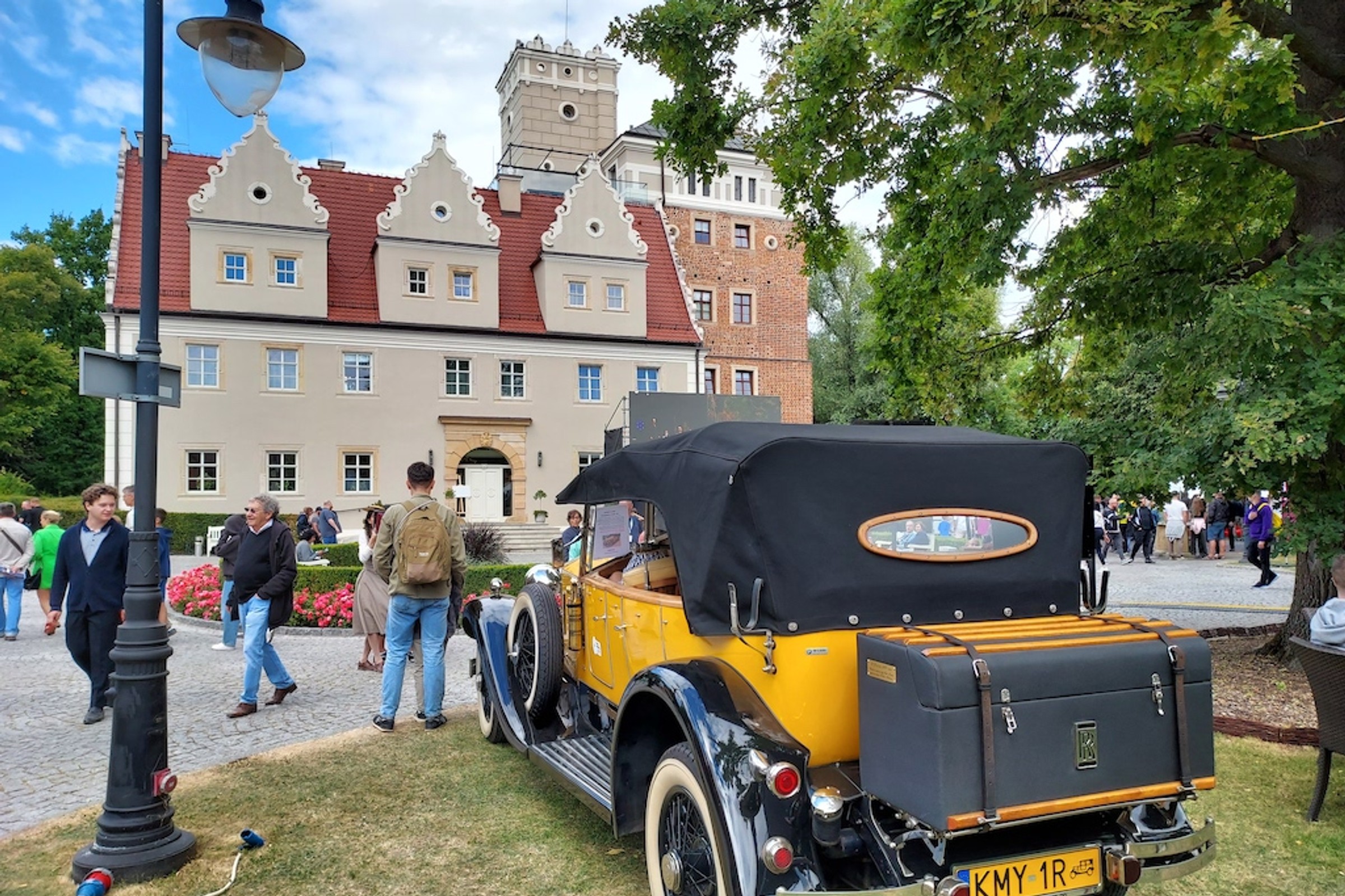 Nie masz pomysłu na niedzielę? Nasz tip: Motoclassic Wrocław, czyli klasyki na Zamku w Topaczu