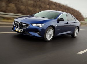 Opel Insignia II jest niedrogi. Słusznie? Zapytaliśmy mechaników