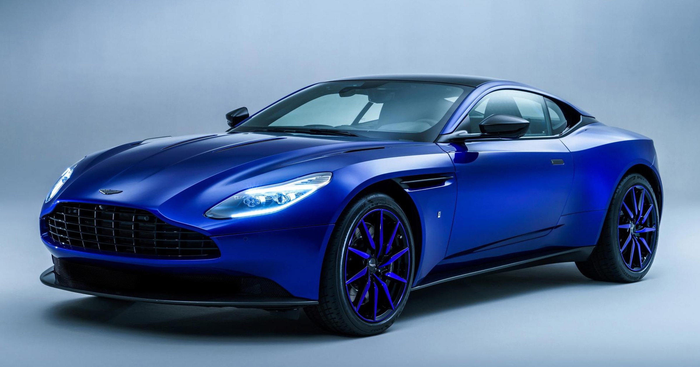 Aston Martin DB11 Zaffre Blue z działu Q